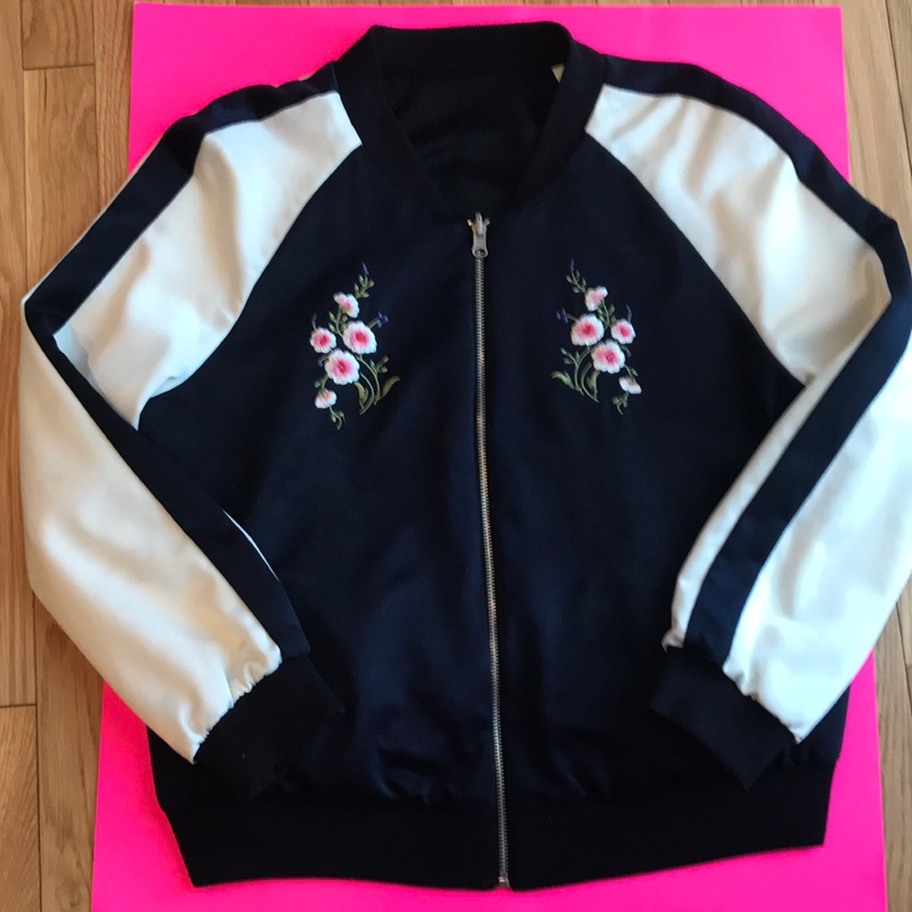 Cupcakes and Cashmere reversible zipper bomber jacket
